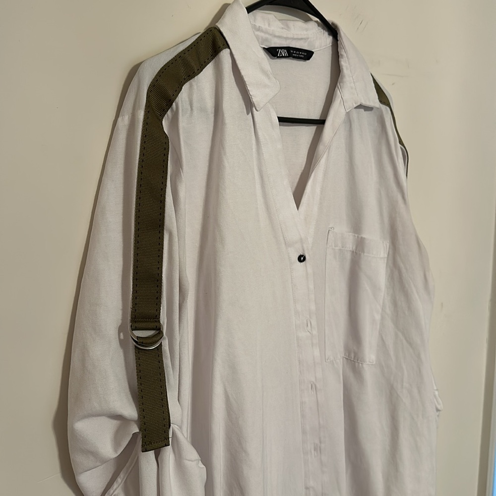 Stylish White Button Up - Picture 2 of 2
